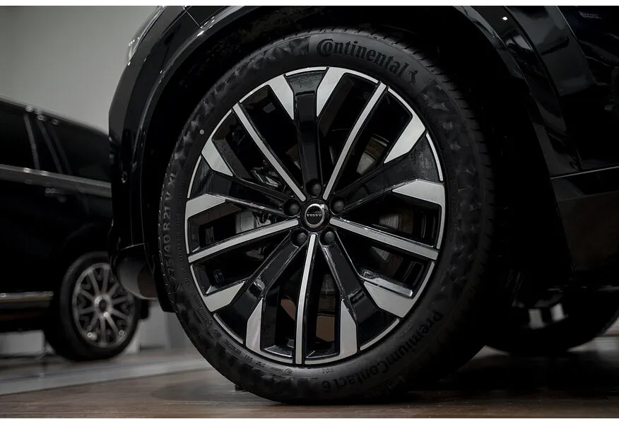 Volvo XC90 2.0 T8 plug-inhybrid AT AWD (7 мест) (455 л.с.) Ultra Bright Черный в АВИЛОН. Слайд №11