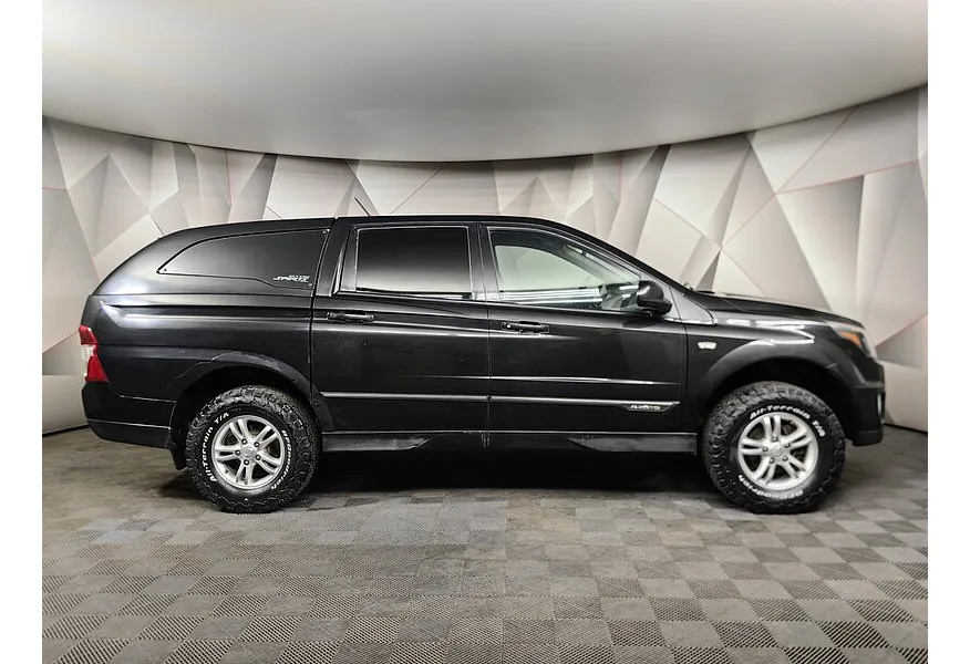 SsangYong Actyon 2.3 MT 4WD (150 л.с.) Elegance Черный в АВИЛОН. Слайд №6