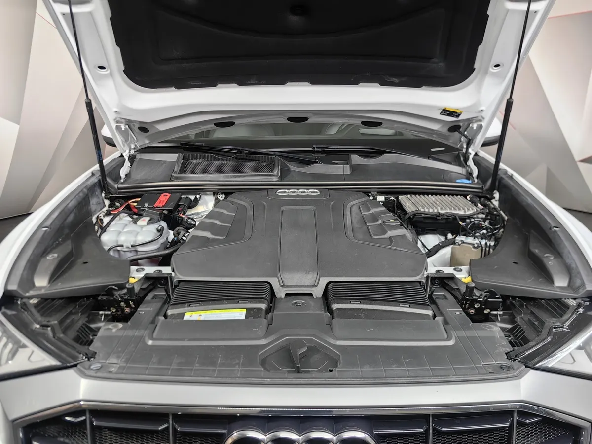 Audi Q8 45 TDI Tiptronic quattro (249 л.с.) Белый в АВИЛОН. Слайд №11
