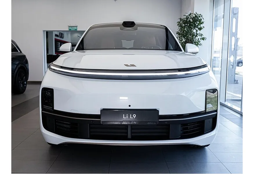 Li Auto L9 1.5 AT 4WD (449 л.с.) Ultra Белый в АВИЛОН. Слайд №3