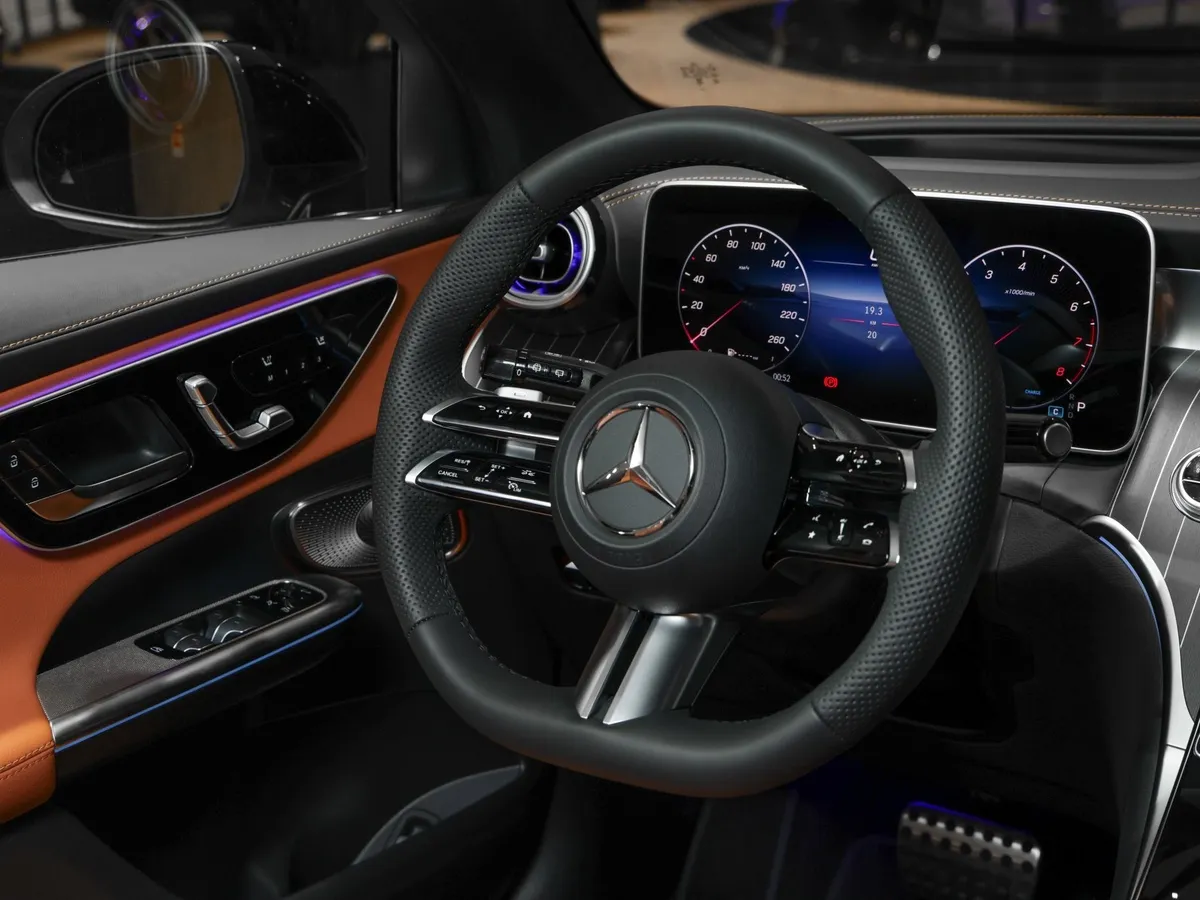 Mercedes-Benz GLC 300 4MATIC 9G-TRONIC (258 л.с.) Серый в АВИЛОН. Слайд №8