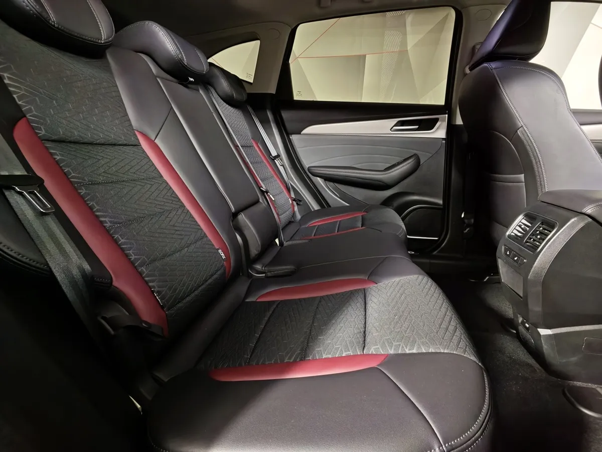 Haval F7 1.5T FWD 7DCT (150 л.с.) Elite Серый в АВИЛОН. Слайд №16