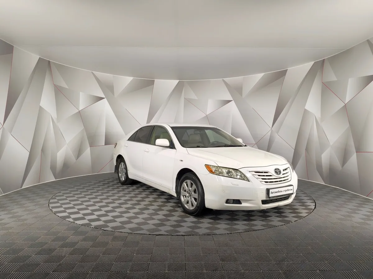 Toyota Camry 2.4 VVT-i AT (167 л.с.) Белый в АВИЛОН. Слайд №3