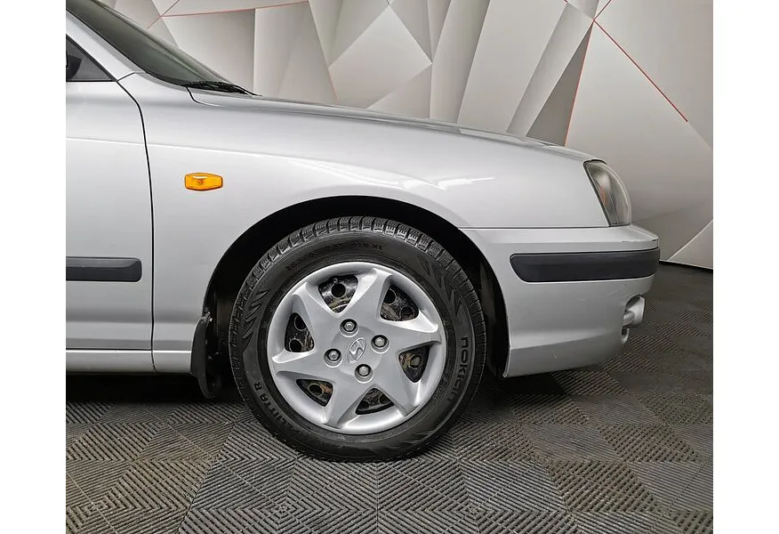 Hyundai Elantra 1.6 MT (105 л.с.) Серебристый в АВИЛОН. Слайд №9