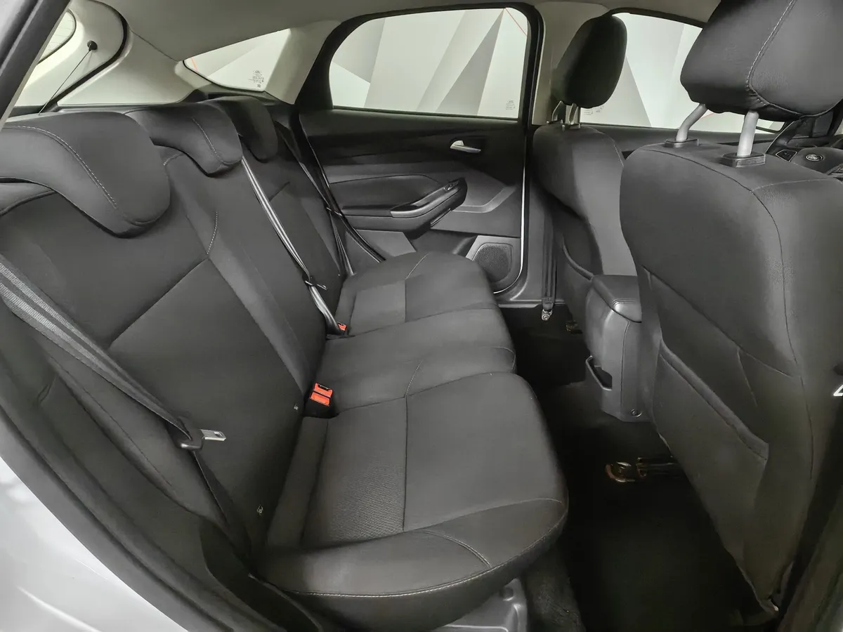Ford Focus 1.6 Ti-VCT PowerShift (105 л.с.) Trend Белый в АВИЛОН. Слайд №15