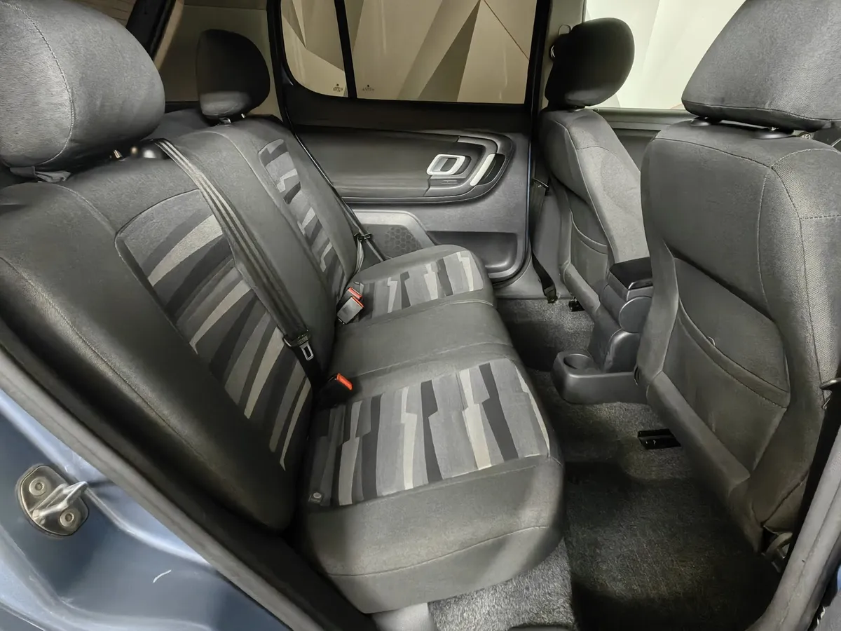 Skoda Fabia 1.4 MT (125 л.с.) Голубой в АВИЛОН. Слайд №15