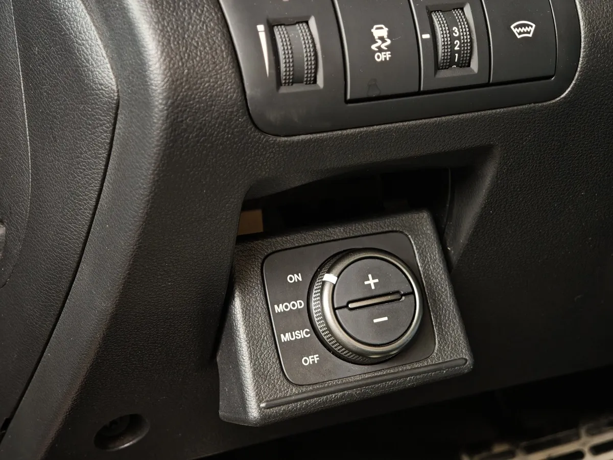 Kia Cerato 2.0 AT (150 л.с.) Luxe Красный в АВИЛОН. Слайд №21