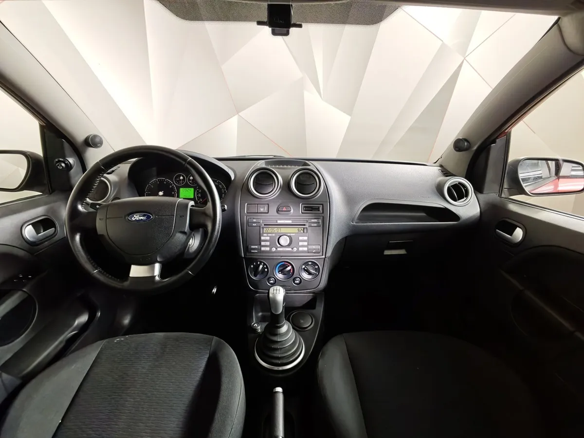 Ford Fiesta 1.6 Flex MT (100 л.с.) Красный в АВИЛОН. Слайд №11