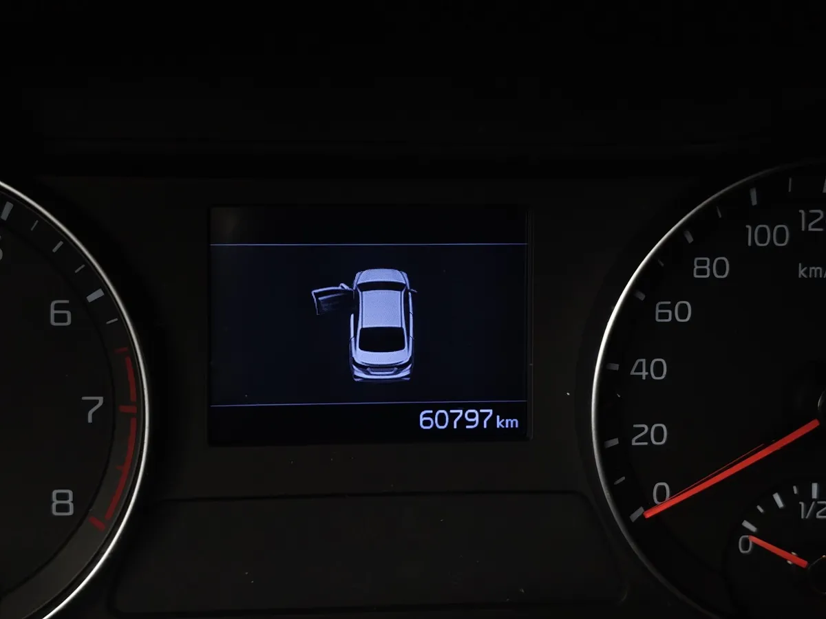 Kia Cerato 2.0 MPI AT (150 л.с.) Luxe Серый в АВИЛОН. Слайд №18