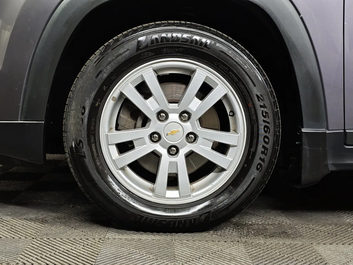 Chevrolet Orlando 1.8 MT (141 л.с.) Серый в АВИЛОН. Слайд №9