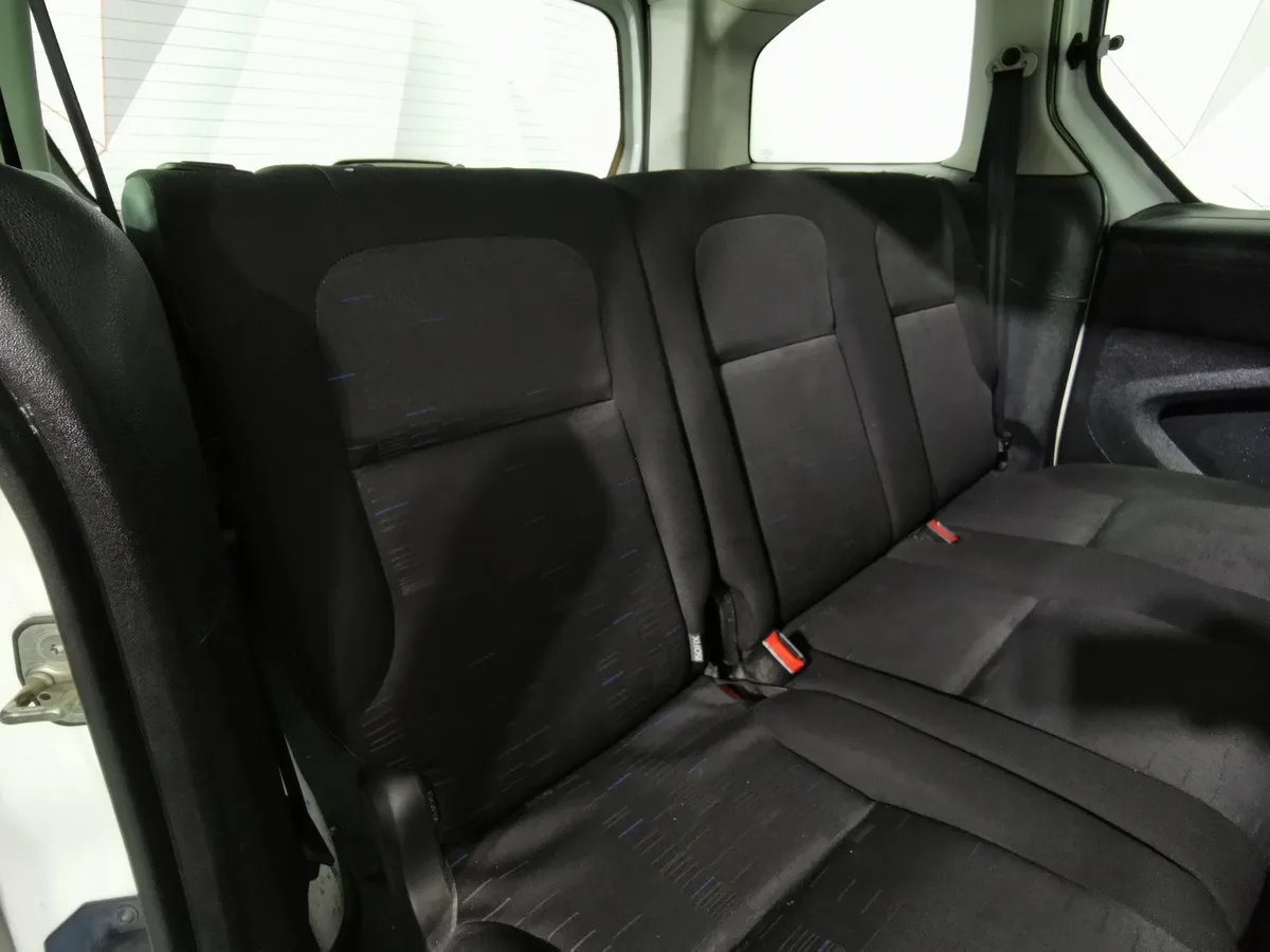 Citroen Berlingo 1.6 HDi MT (90 л.с.) Белый в АВИЛОН. Слайд №14