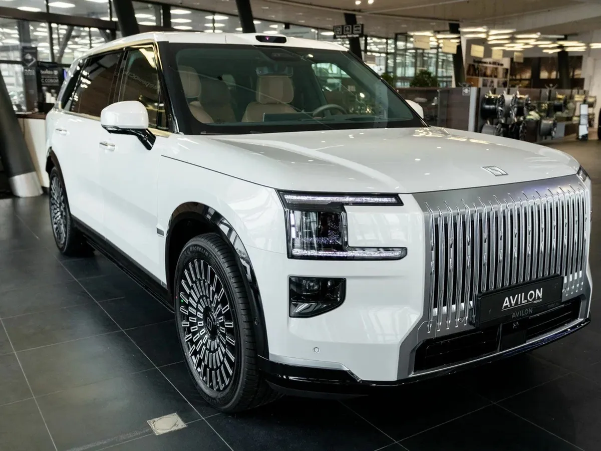 Zeekr 9X 2.0h AT 4WD (1177 л.с.) Max Белый в АВИЛОН. Слайд №2