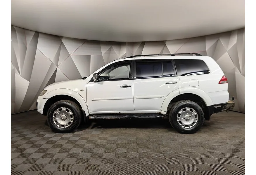 Mitsubishi Pajero Sport 2.5 DI-D AT AWD (178 л.с.) Белый в АВИЛОН. Слайд №5