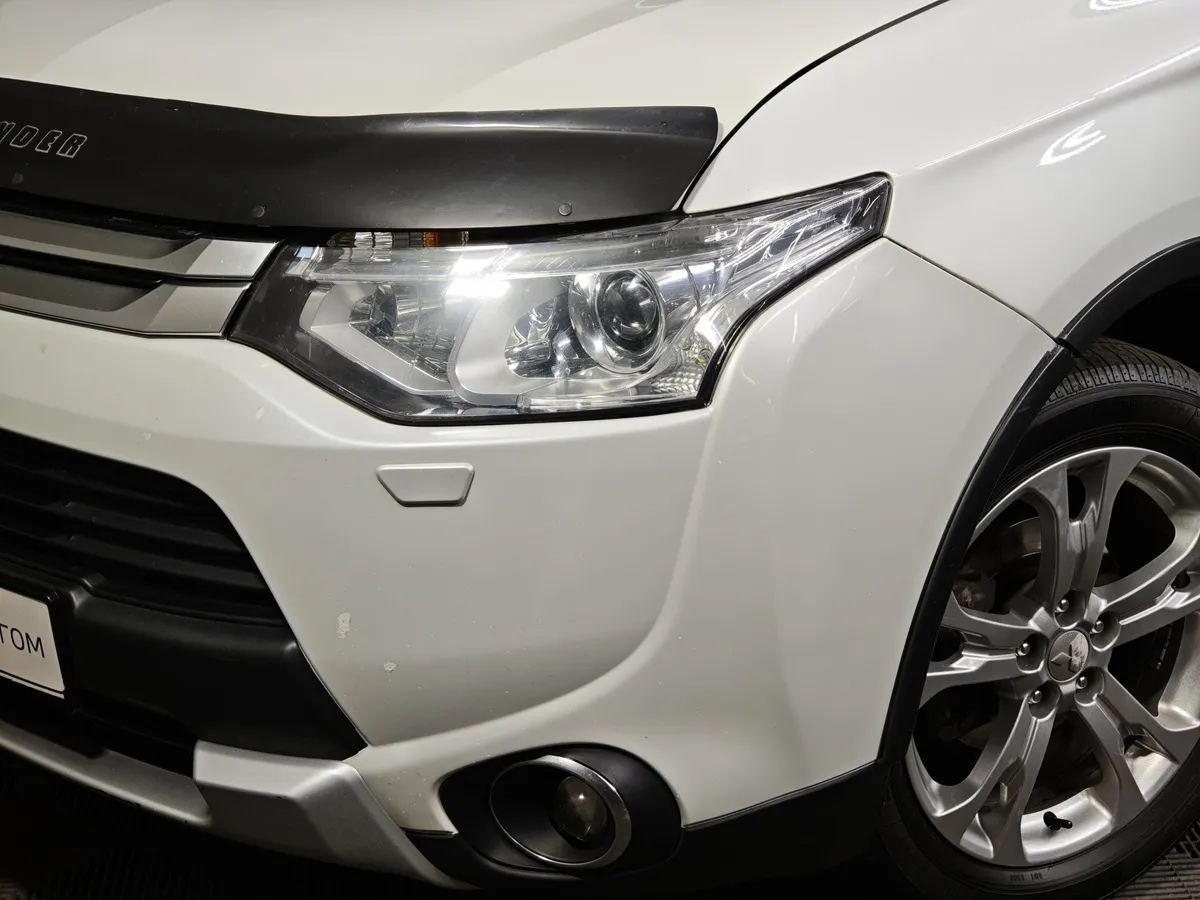 Mitsubishi Outlander 2.0 CVT 4WD (146 л.с.) Белый в АВИЛОН. Слайд №10