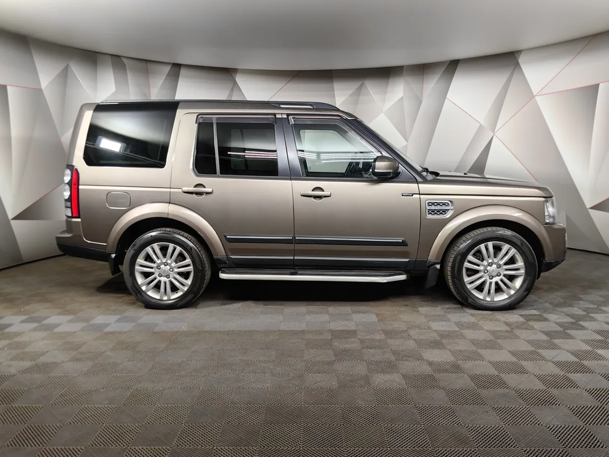 Land Rover Discovery 3.0 SDV6 4WD AT (252 л.с.) HSE Коричневый в АВИЛОН. Слайд №6