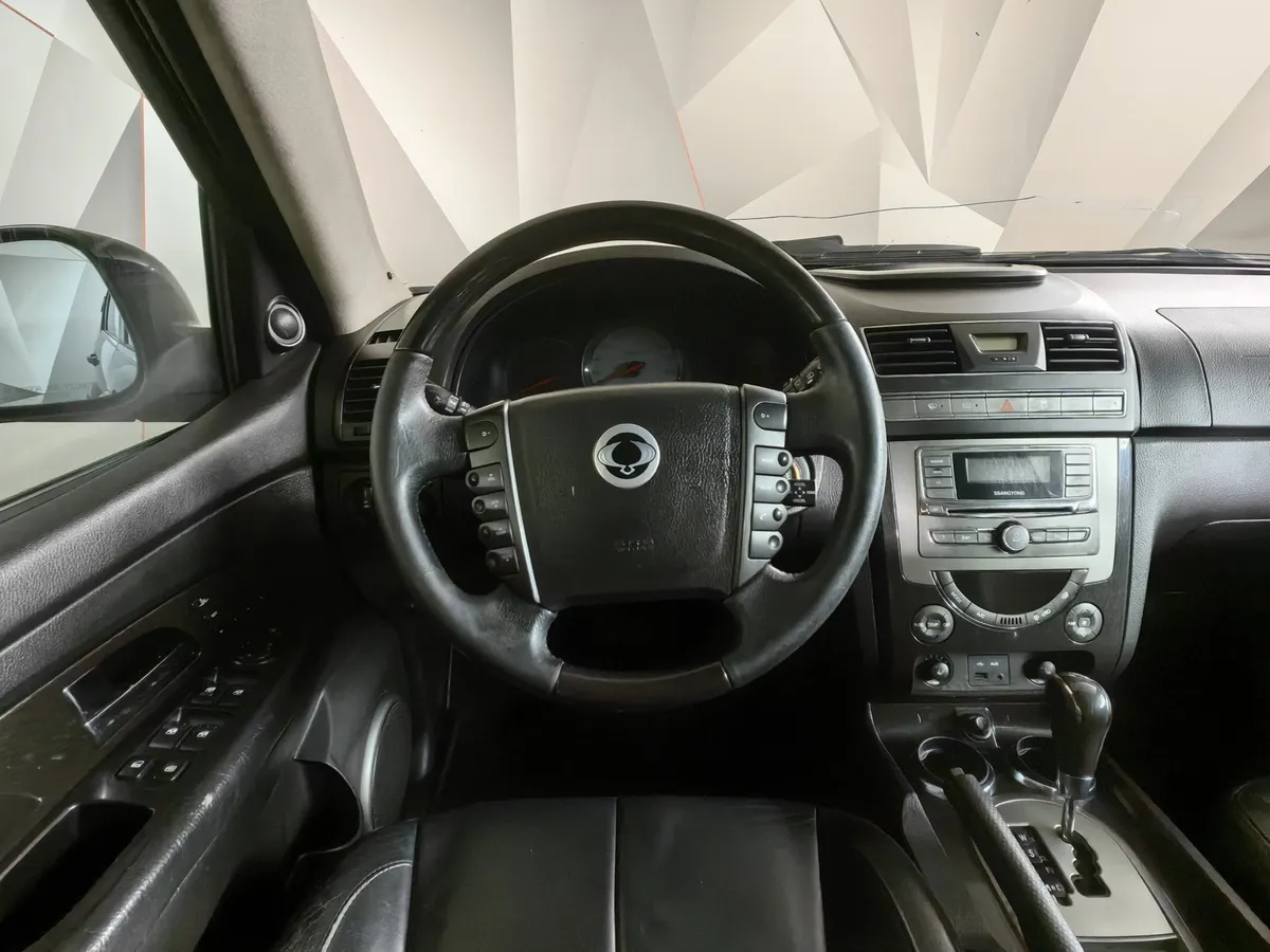 SsangYong Rexton 2.7 Xdi T-Tronic 4WD (165 л.с.) Черный в АВИЛОН. Слайд №19