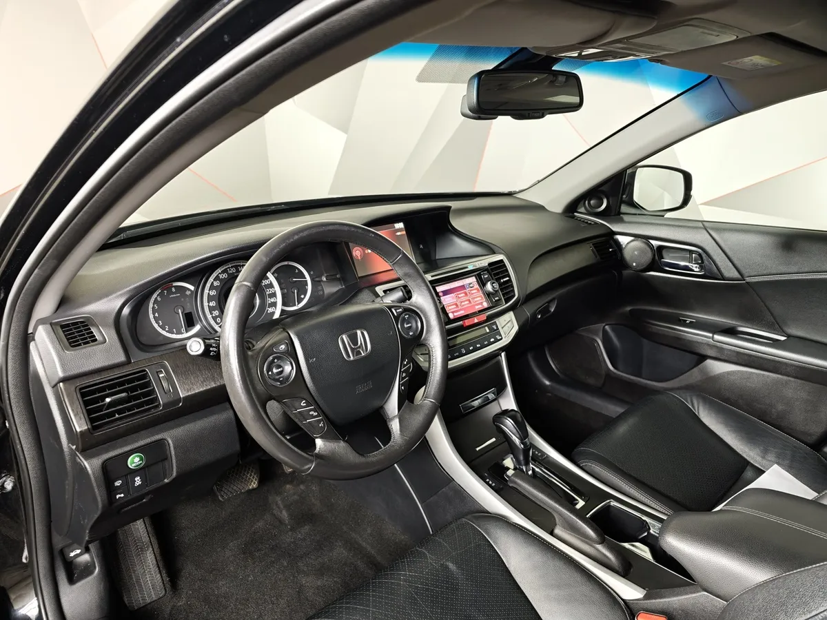 Honda Accord 2.4 AT (180 л.с.) Черный в АВИЛОН. Слайд №18