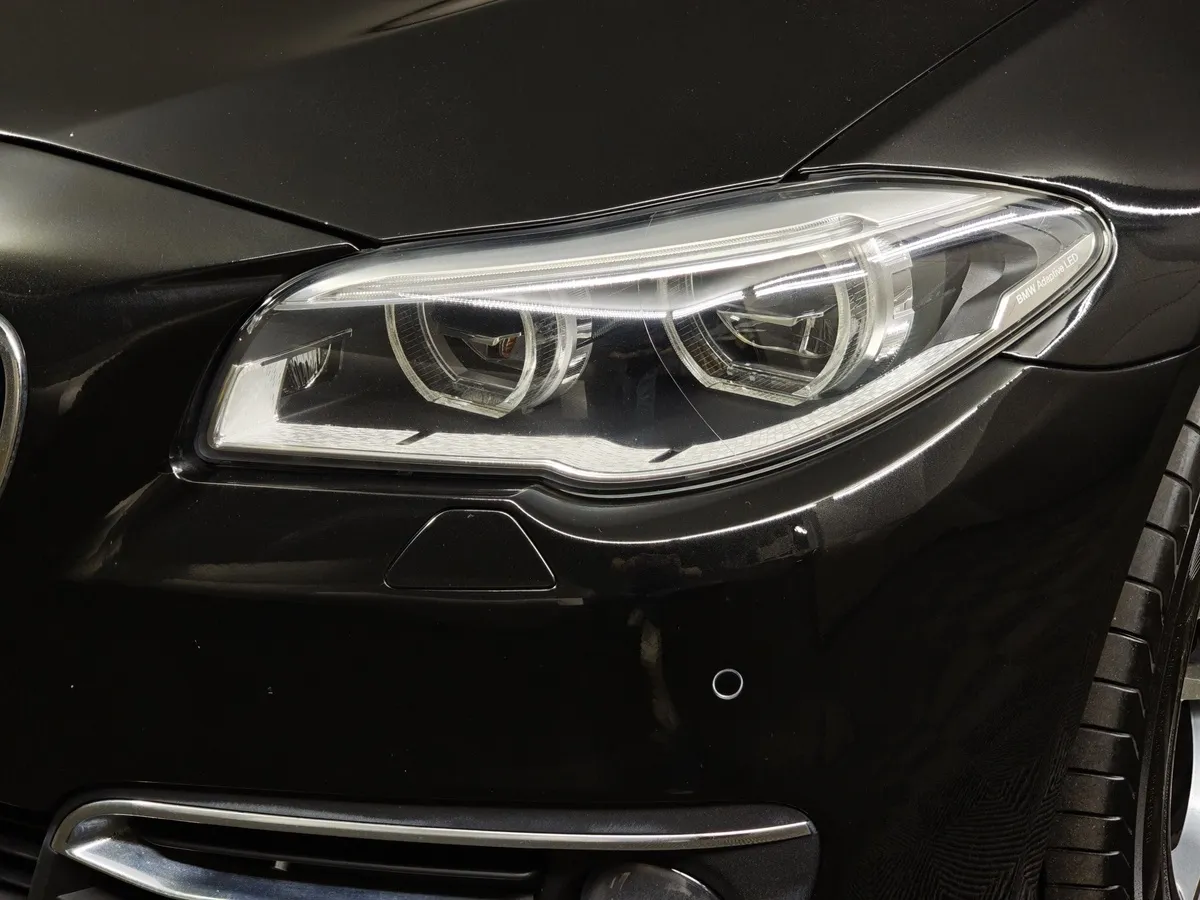 BMW 5 серия 528i xDrive Steptronic (245 л.с.) Черный в АВИЛОН. Слайд №8
