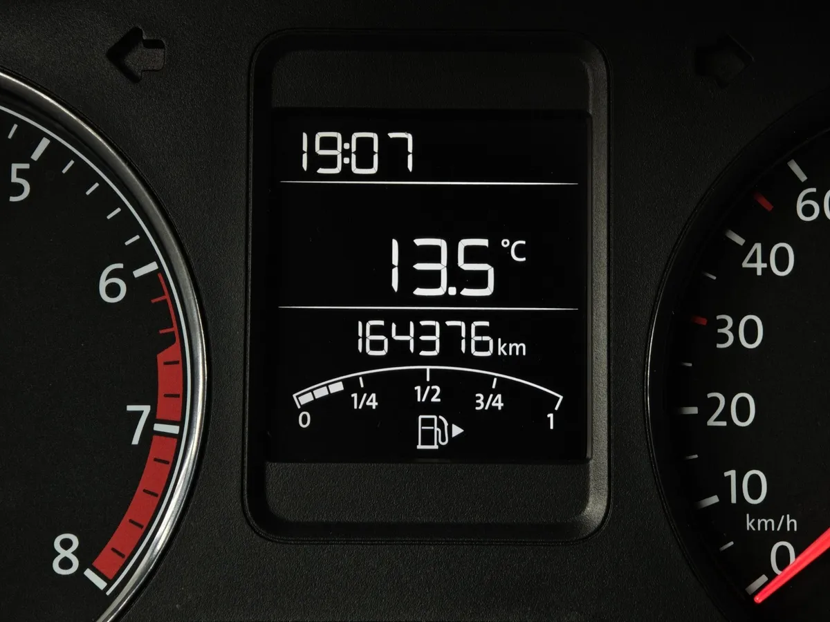 Volkswagen Polo 1.6 MT (105 л.с.) Trendline Серый в АВИЛОН. Слайд №18