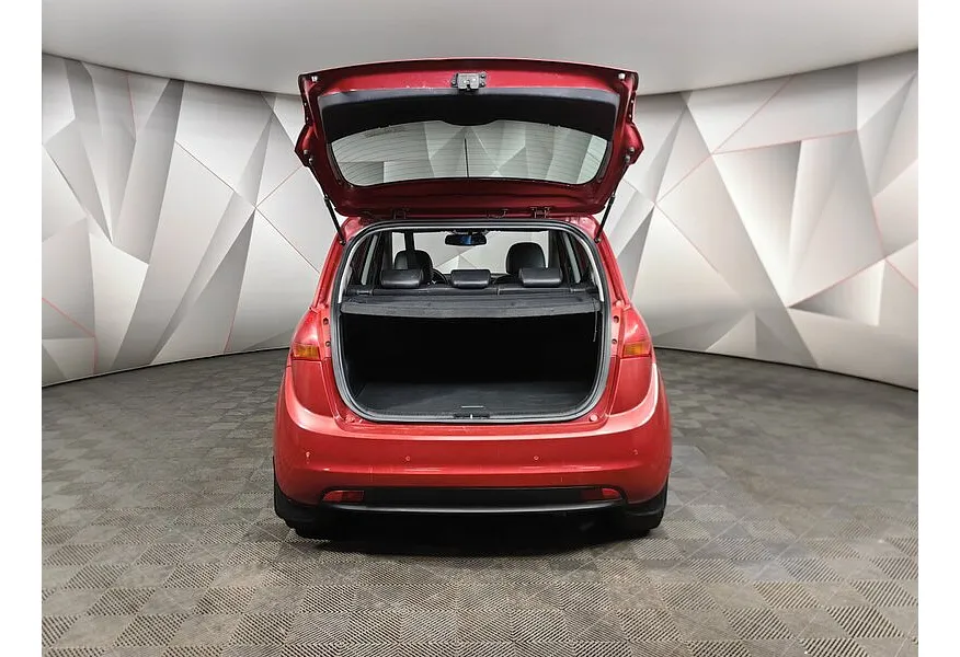 Kia Venga 1.6 AT (125 л.с.) Красный в АВИЛОН. Слайд №12