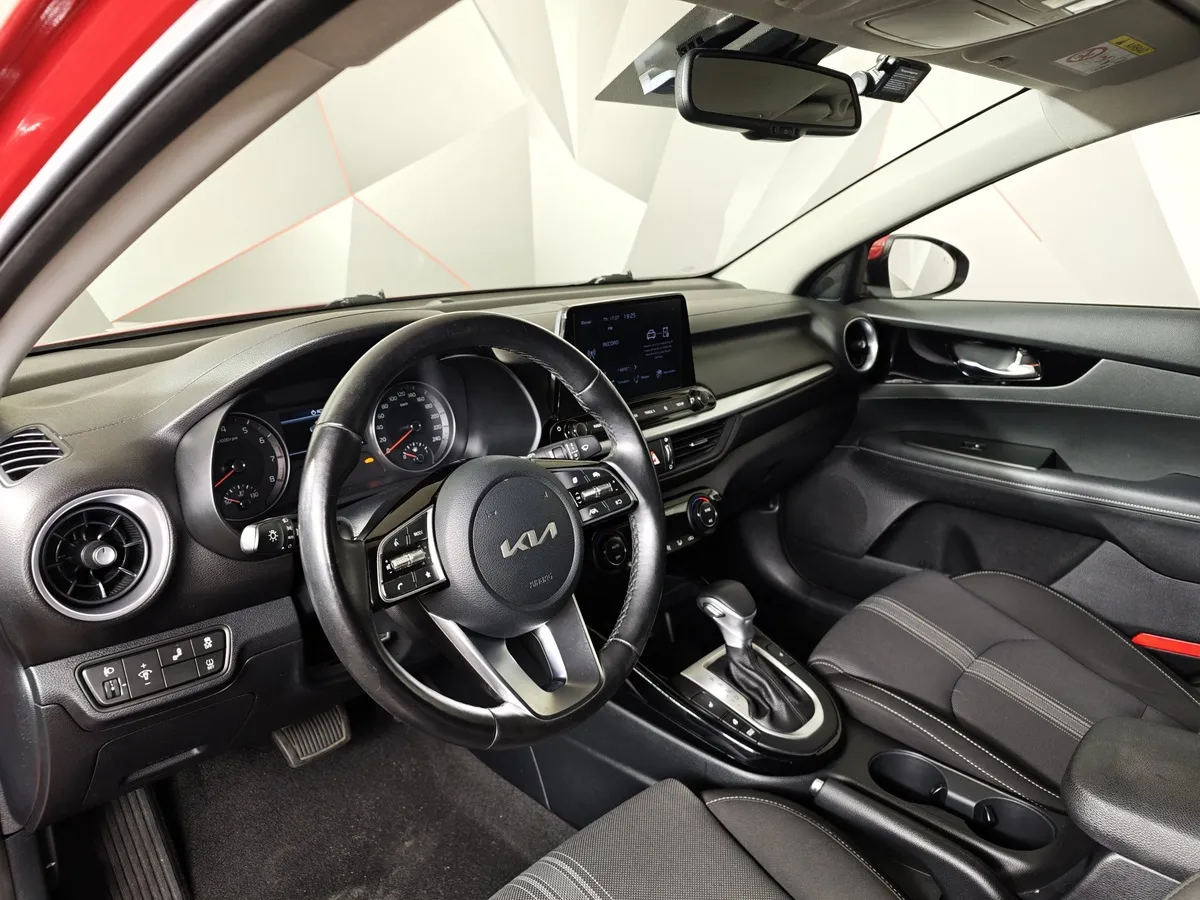 Kia Cerato 1.6 AT (122 л.с.) Красный в АВИЛОН. Слайд №19
