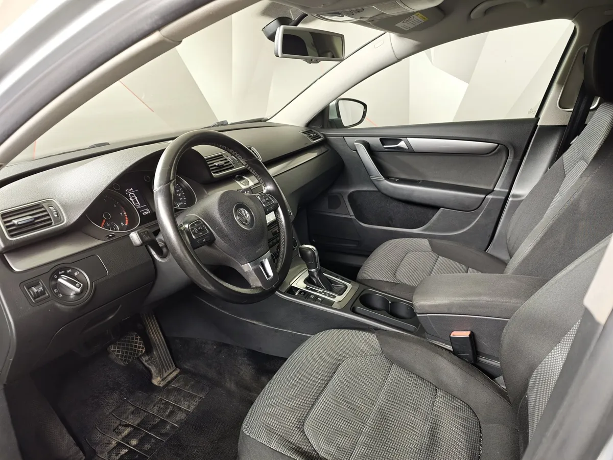 Volkswagen Passat 1.8 TSI DSG (160 л.с.) Серебристый в АВИЛОН. Слайд №19
