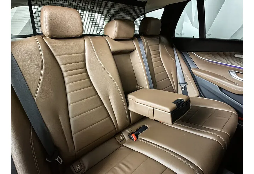 Mercedes-Benz E-Класс E 220 d 4MATIC 9G-TRONIC (194 л.с.) Luxury Черный в АВИЛОН. Слайд №17