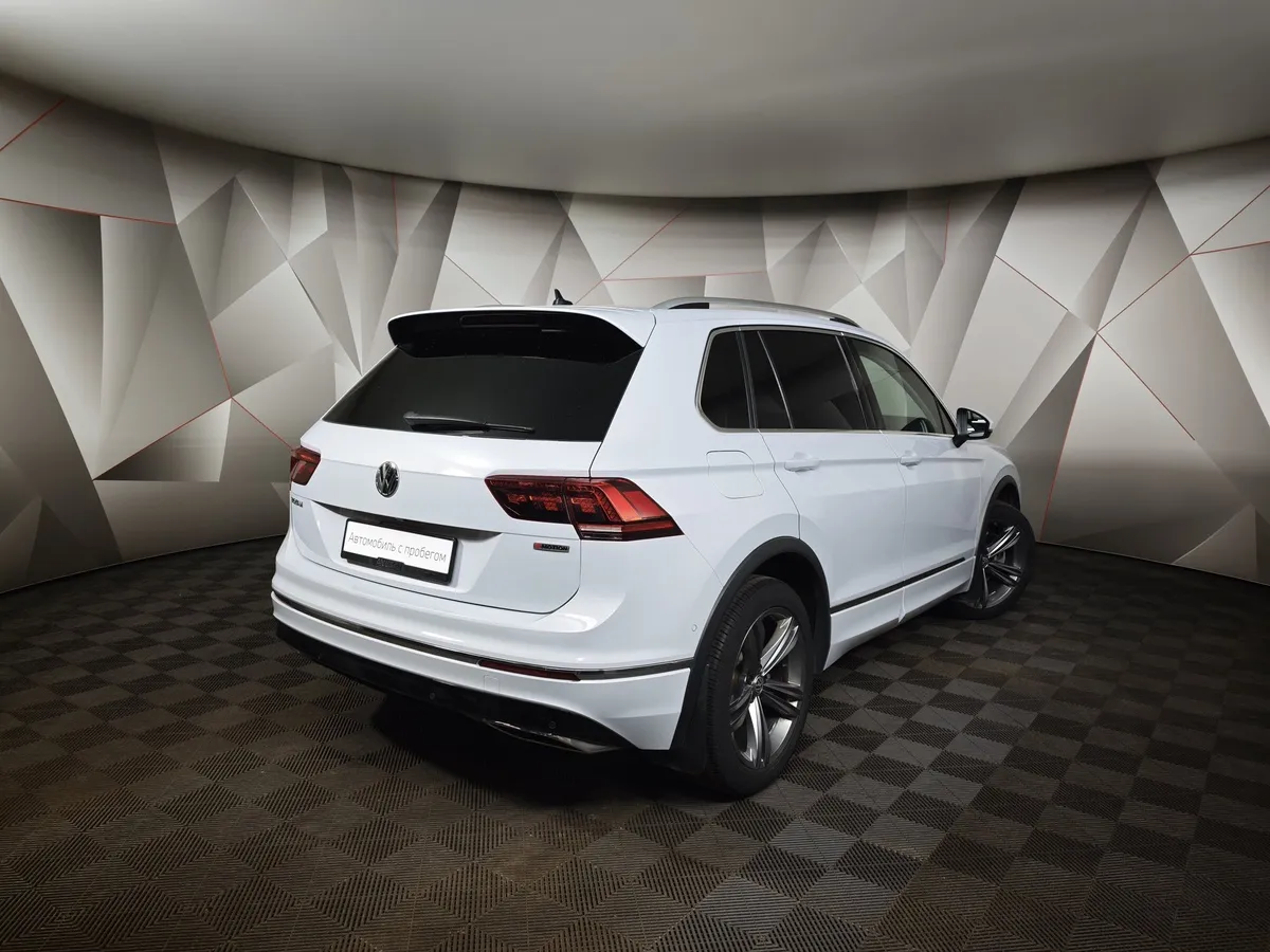 Volkswagen Tiguan 2.0 TSI 4Motion DSG (220 л.с.) R-Line Белый в АВИЛОН. Слайд №2