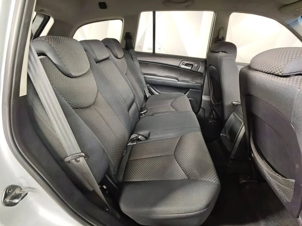 SsangYong Kyron 2.0 Xdi MT 4WD (141 л.с.) Серебристый в АВИЛОН. Слайд №15