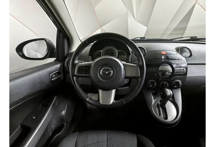 Mazda 2 1.5 AT (103 л.с.) Синий в АВИЛОН. Слайд №18