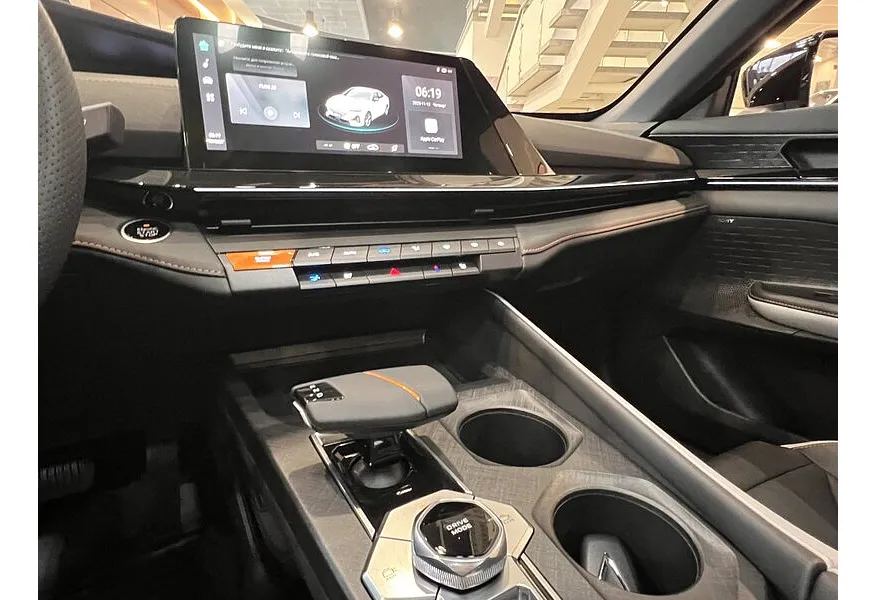 Changan UNI-V 1.5 AMT (181 л.с.) Tech Белый в АВИЛОН. Слайд №12