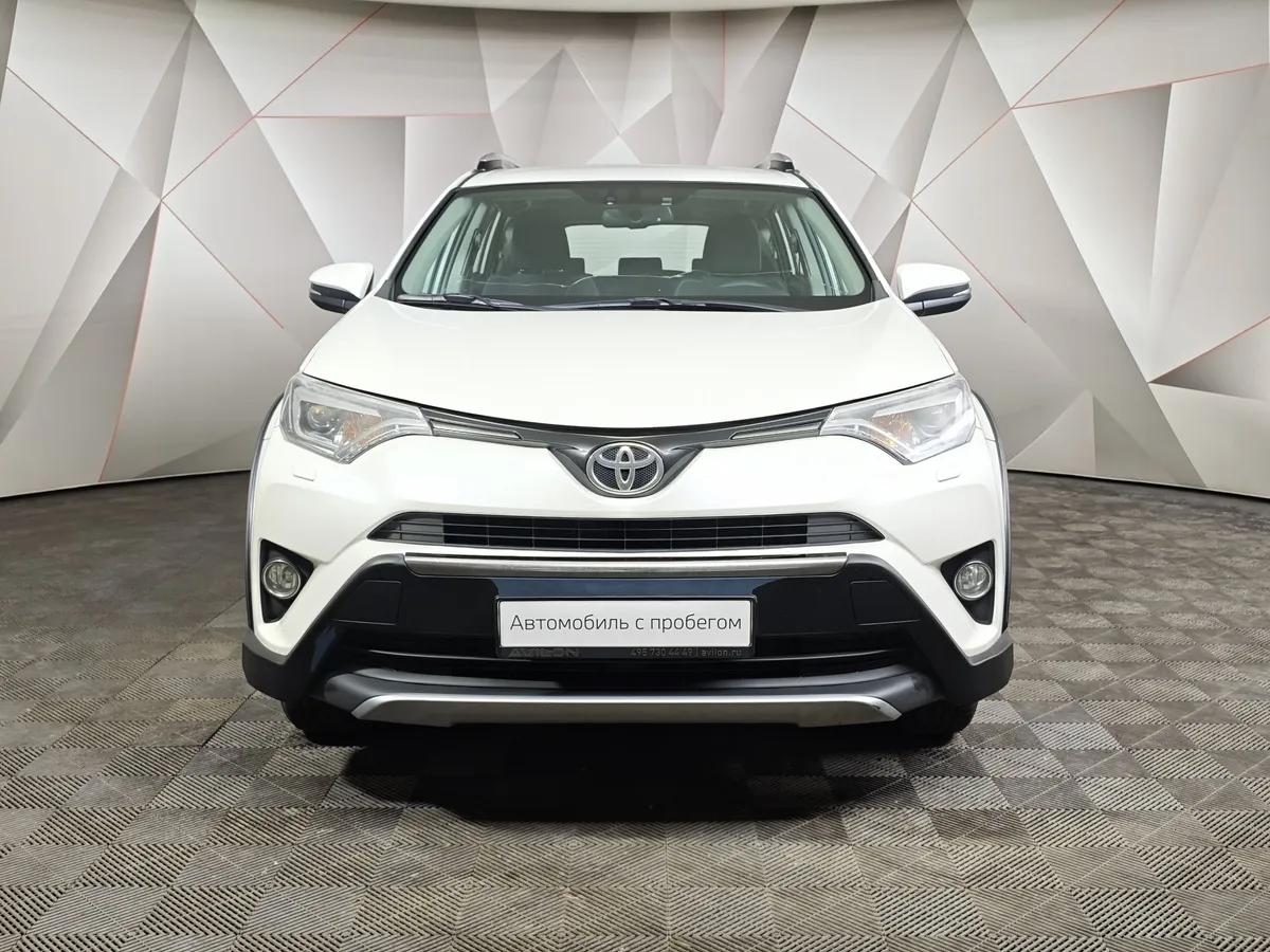 Toyota RAV4 2.5 AT 4WD (180 л.с.) Престиж Белый в АВИЛОН. Слайд №7