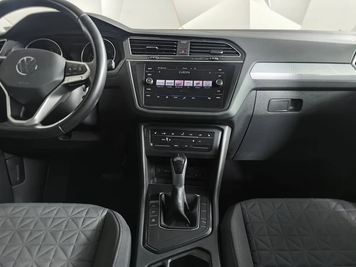 Volkswagen Tiguan 1.4 TSI AT (150 л.с.) Status Серый в АВИЛОН. Слайд №15