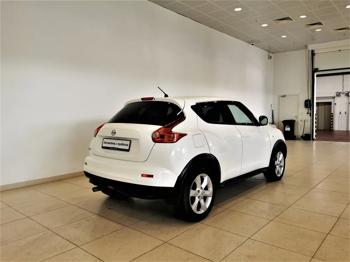 Nissan Juke 1.6 CVT (117 л.с.) Белый в АВИЛОН. Слайд №2