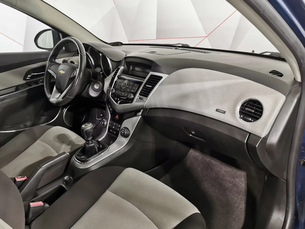 Chevrolet Cruze 1.6 MT (109 л.с.) Синий в АВИЛОН. Слайд №11