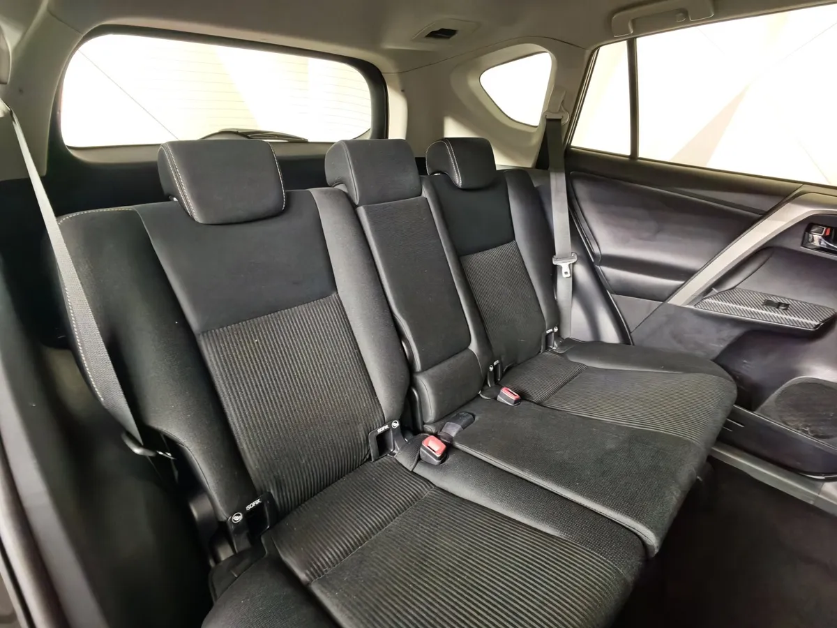 Toyota RAV4 2.0 CVT (146 л.с.) Коричневый в АВИЛОН. Слайд №15