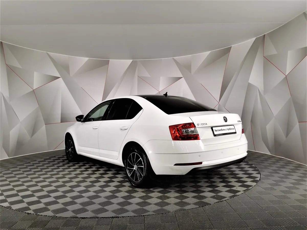Skoda Octavia 1.6 MPI AT (110 л.с.) Белый в АВИЛОН. Слайд №4