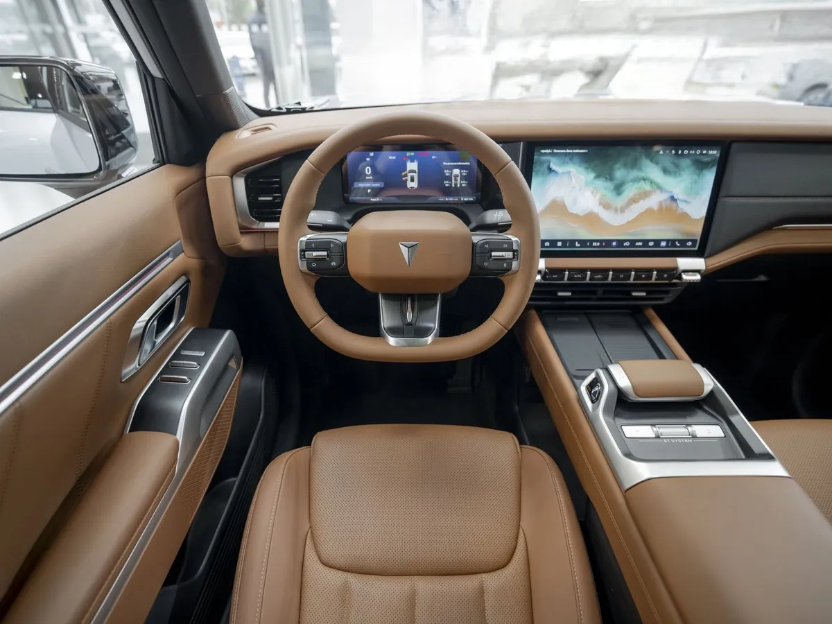 Deepal G318 1.5h AT 4WD (439 л.с.) Эверест Черный в АВИЛОН. Слайд №6