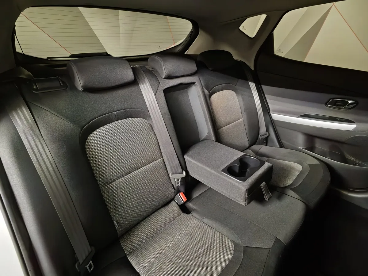 Kia Ceed 1.6 AT (130 л.с.) Comfort Серебристый в АВИЛОН. Слайд №17