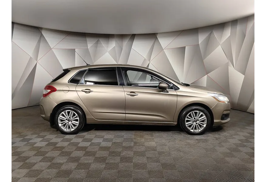 Citroen C4 1.6 VTi AT (120 л.с.) Золотой в АВИЛОН. Слайд №6