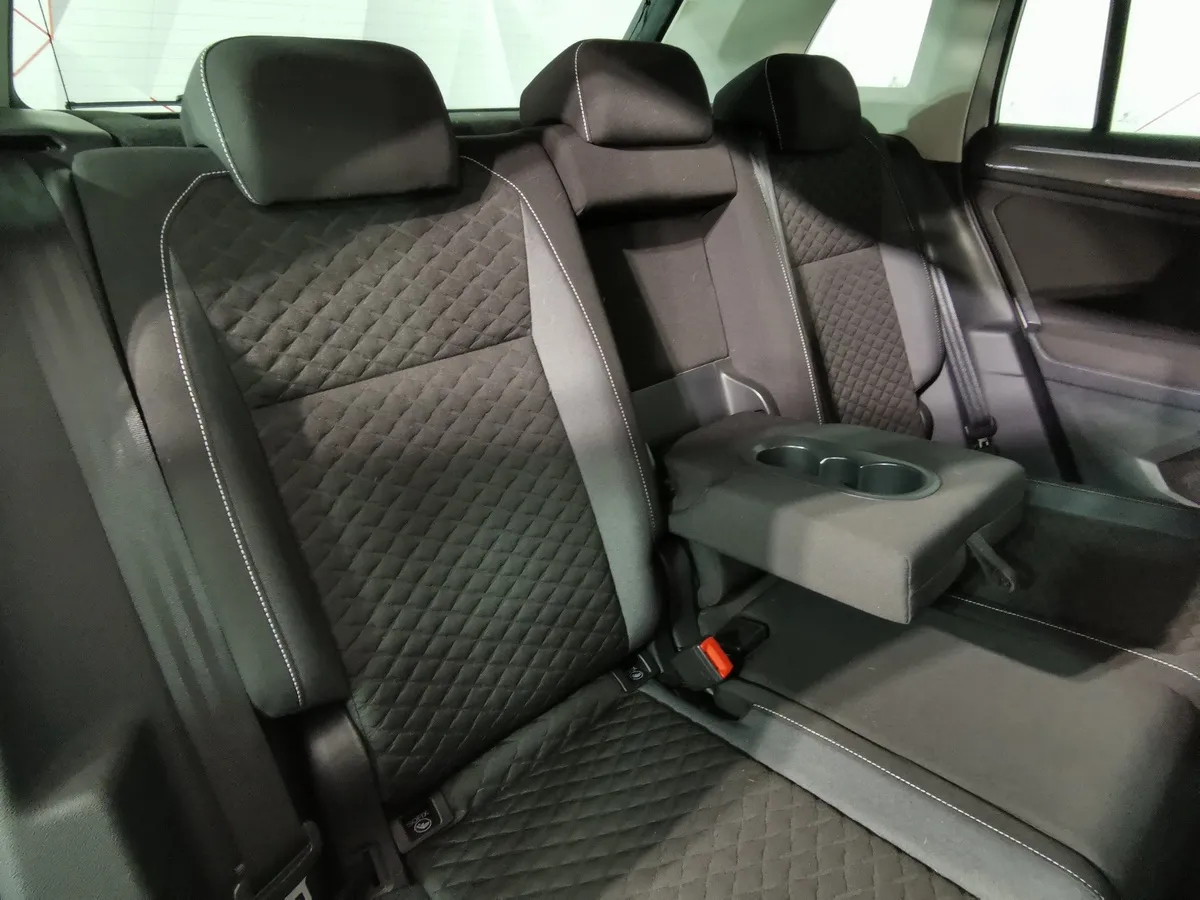 Volkswagen Tiguan 2.0 TSI 4Motion DSG (180 л.с.) Highline Серебристый в АВИЛОН. Слайд №16