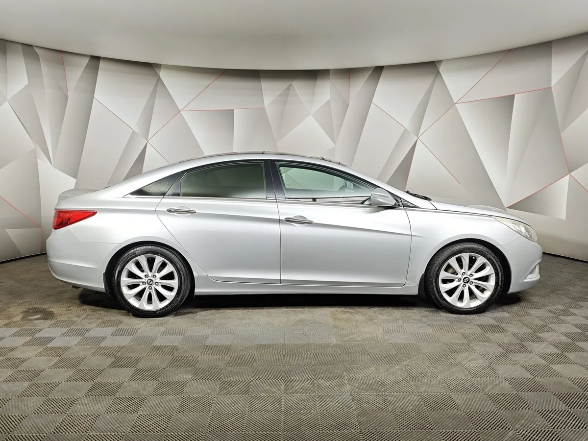 Hyundai Sonata 2.0 MPi AT (150 л.с.) Style Серебристый в АВИЛОН. Слайд №6