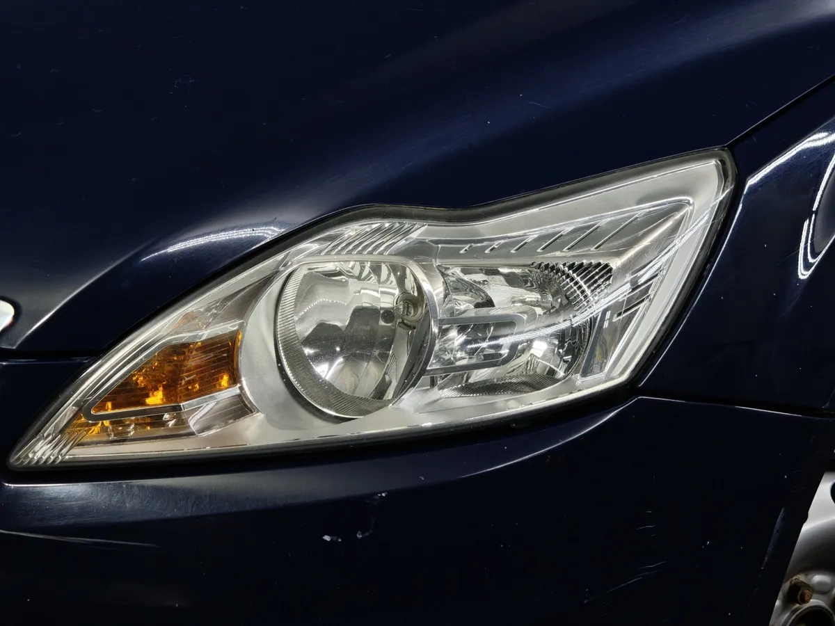 Ford Focus 1.4 MT (80 л.с.) Ambiente Синий в АВИЛОН. Слайд №10
