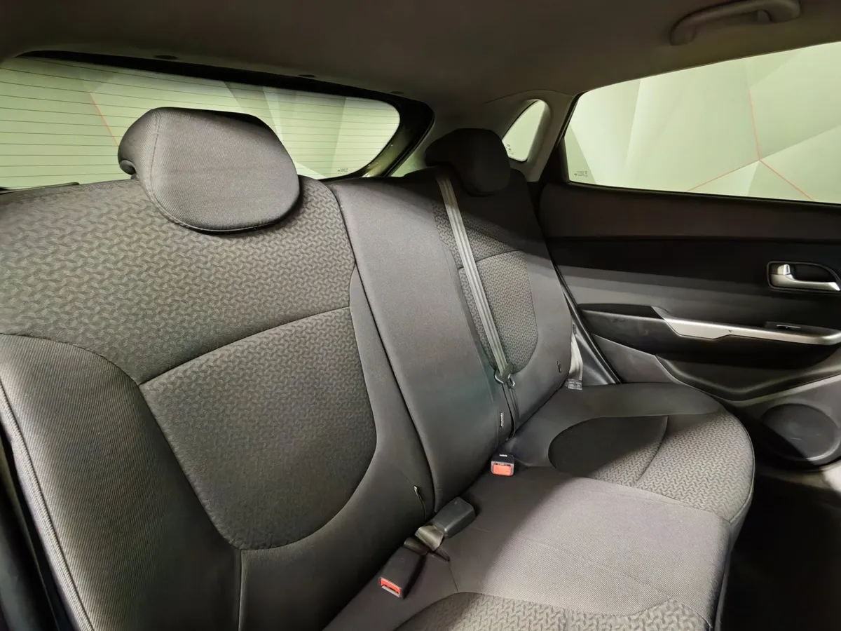Kia Rio 1.6 AT (123 л.с.) Коричневый в АВИЛОН. Слайд №17