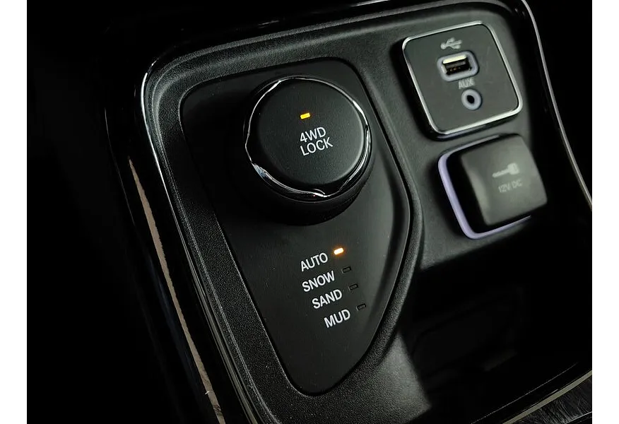 АВИЛОН - Jeep Compass 2.4 4x4 AT (150 л.с.) Limited Черный - slide 0