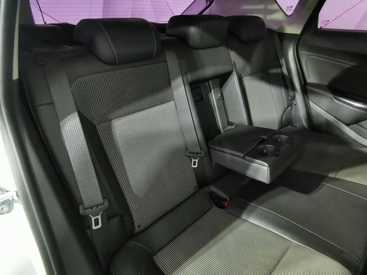 Opel Astra 1.6 AT (115 л.с.) Серебристый в АВИЛОН. Слайд №15