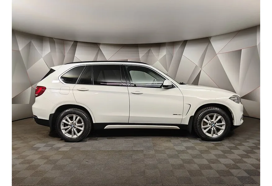 BMW X5 xDrive35i Steptronic (306 л.с.) Белый в АВИЛОН. Слайд №6
