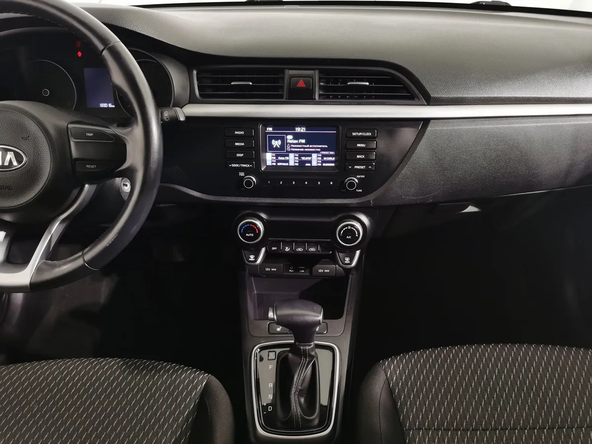 Kia Rio X-Line 1.6 AT (123 л.с.) Luxe Белый в АВИЛОН. Слайд №14