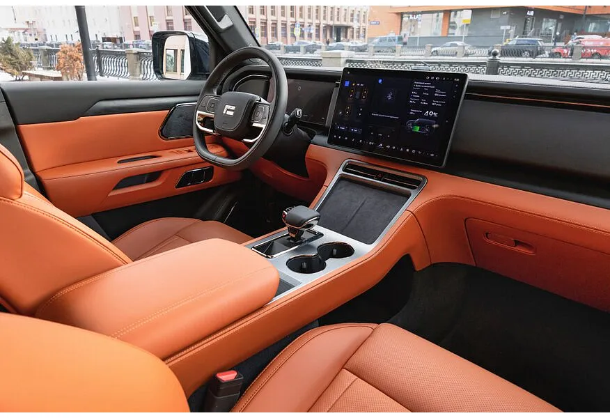 ROX 01 1.5 AT 4WD (475 л.с.) 6 мест Business Lounge Черный в АВИЛОН. Слайд №4