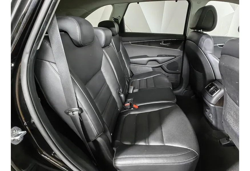 АВИЛОН - Kia Sorento 3.3 AT AWD (7 мест) (250 л.с.) Черный - slide 15